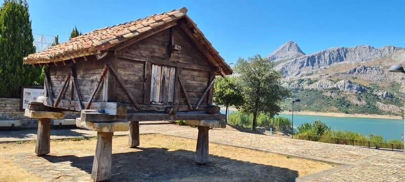 Visita a los hórreos