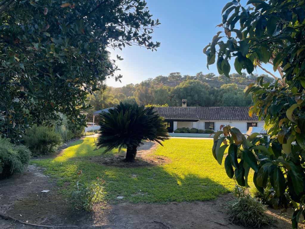 Finca El Búho Oak Natural Park