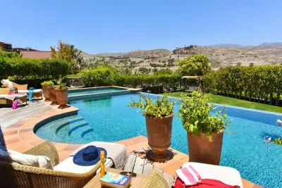 A holiday apartment in Gran Canaria with a private pool?