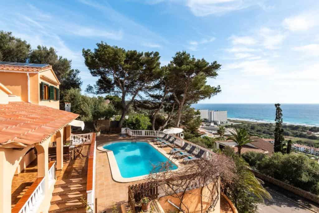¿Por qué elegir  en Menorca una villa con piscina privada en vez de un hotel?